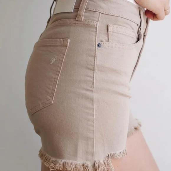 Carly Jean Revy Shorts - Picture 5 of 8